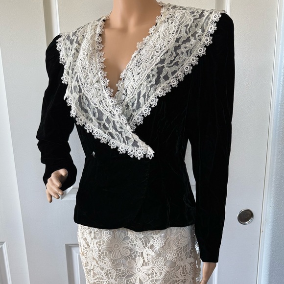 Vintage 90s | Cachet | black with ivory lace collar coquette velvet blazer S 🖤 - Picture 2 of 12